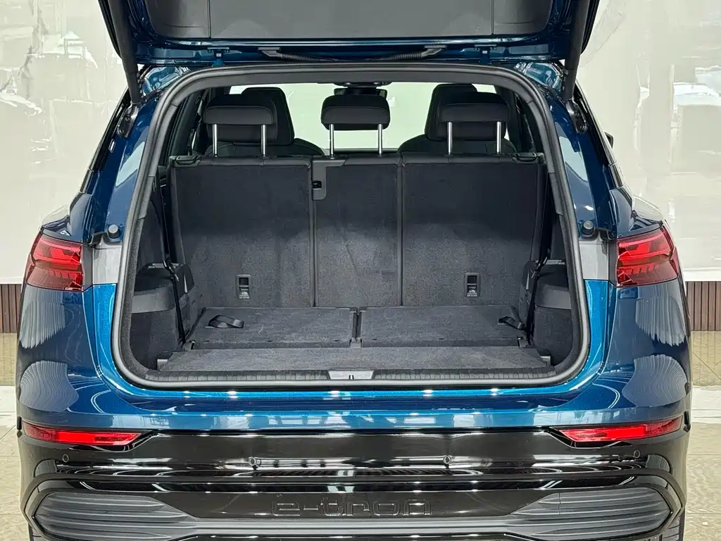 Audi Q5 e-tron — фото 21