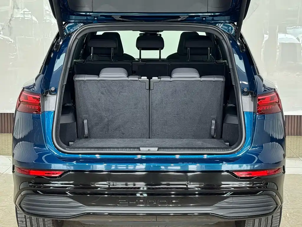 Audi Q5 e-tron — фото 22