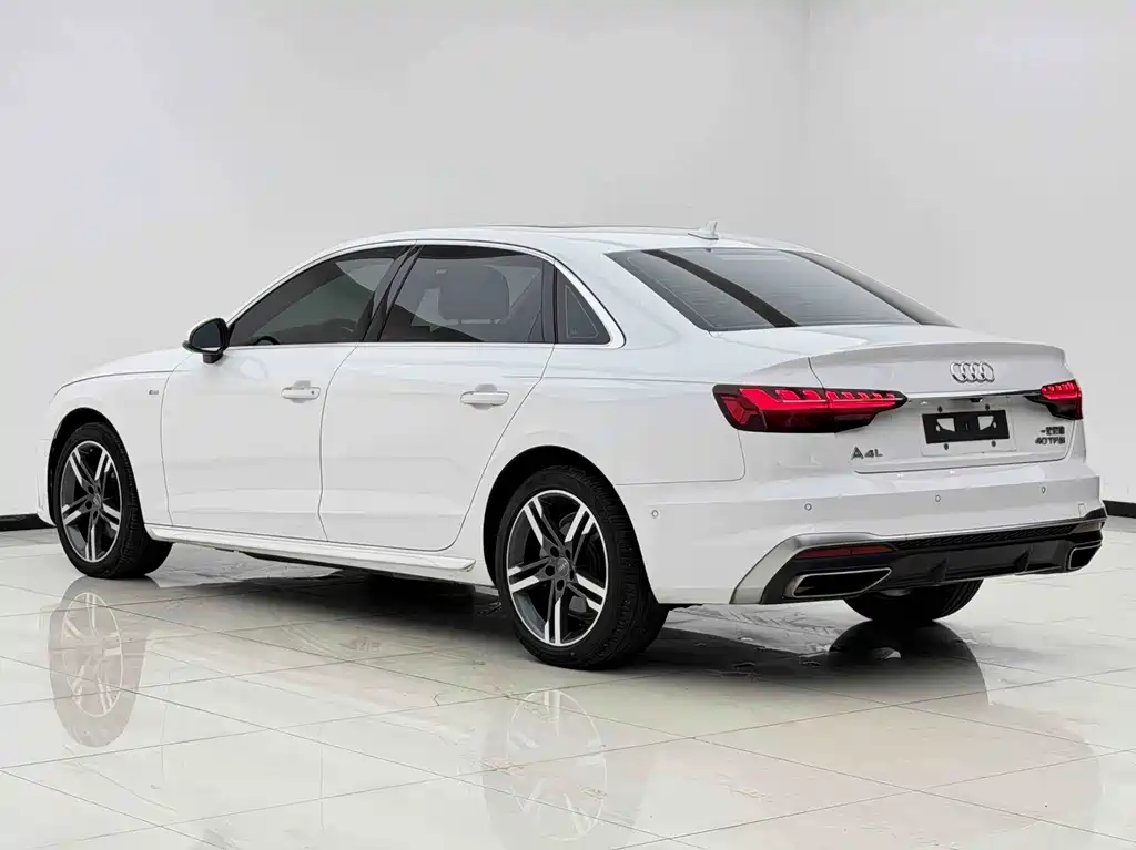 Audi A4L — фото 5