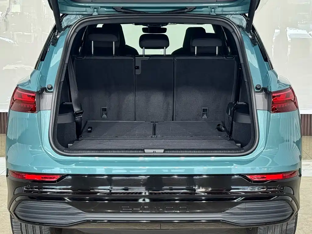 Audi Q5 e-tron — фото 23