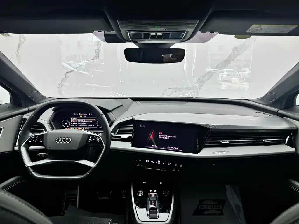 Audi Q5 e-tron — фото 9