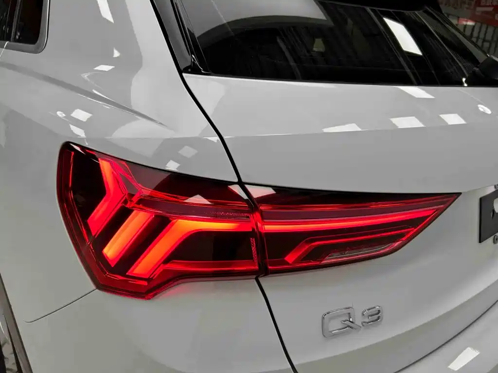 Audi Q3 — фото 24