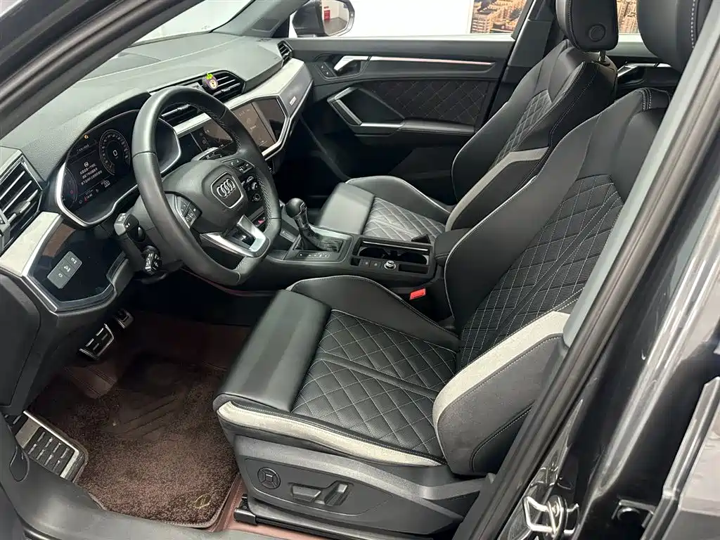 Audi Q3 — фото 15