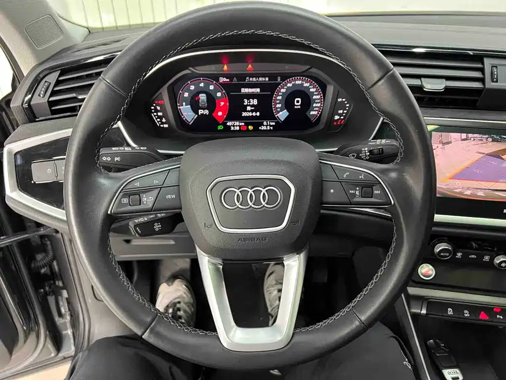 Audi Q3 — фото 11
