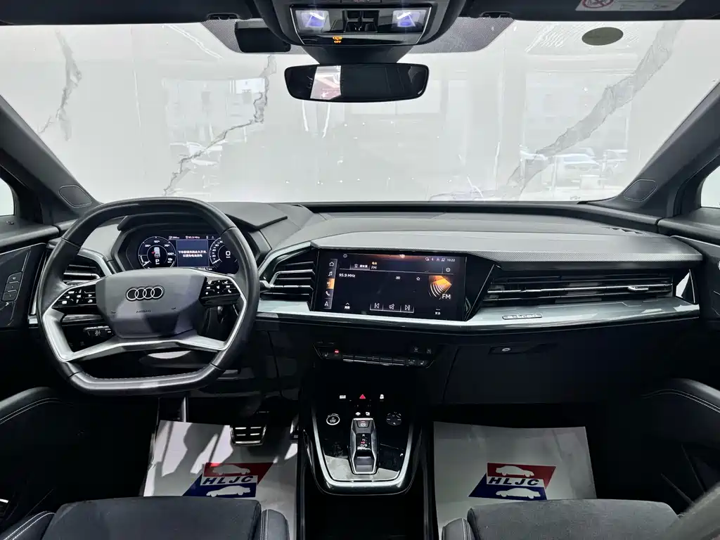 Audi Q5 e-tron — фото 10
