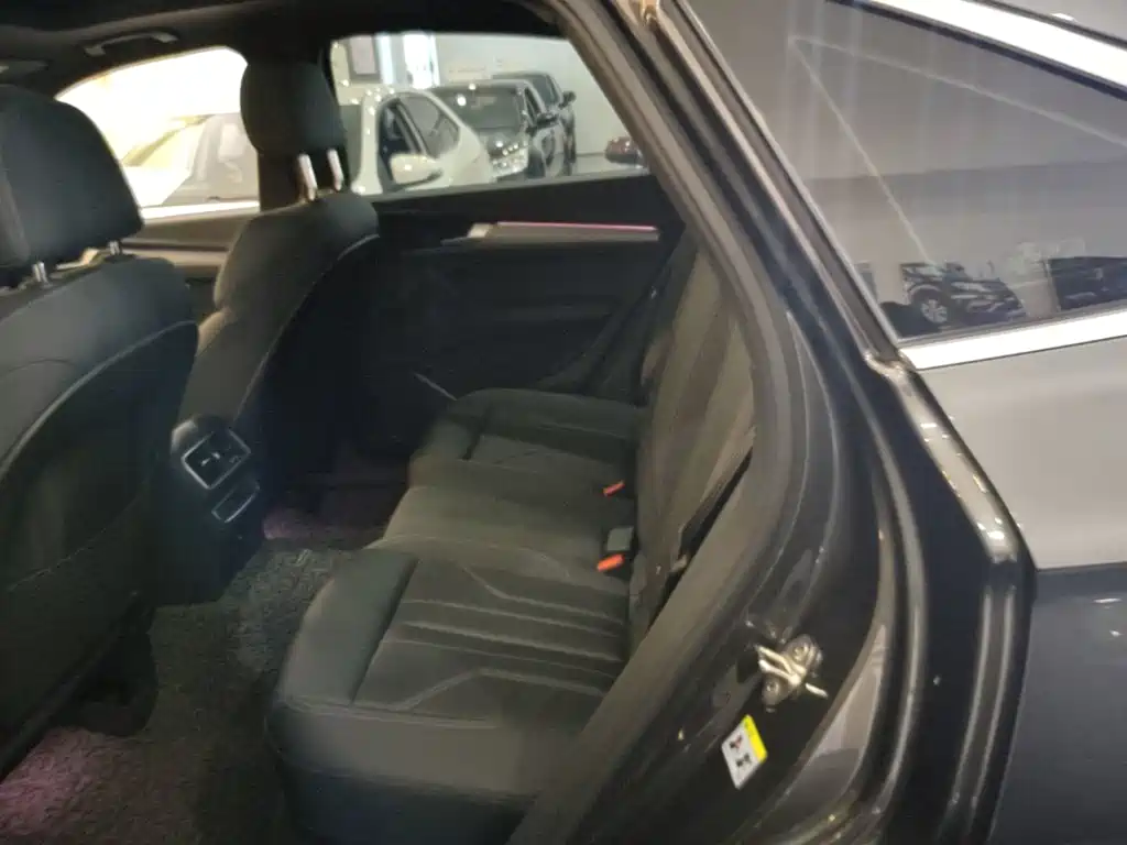 Audi Q5L Sportback — фото 13