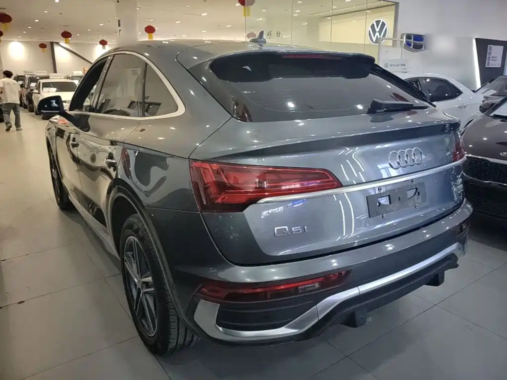 Audi Q5L Sportback — фото 23