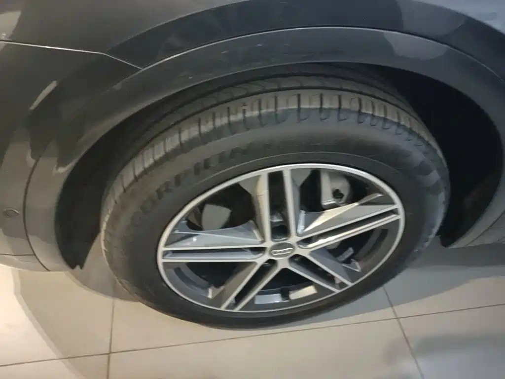 Audi Q5L Sportback — фото 25