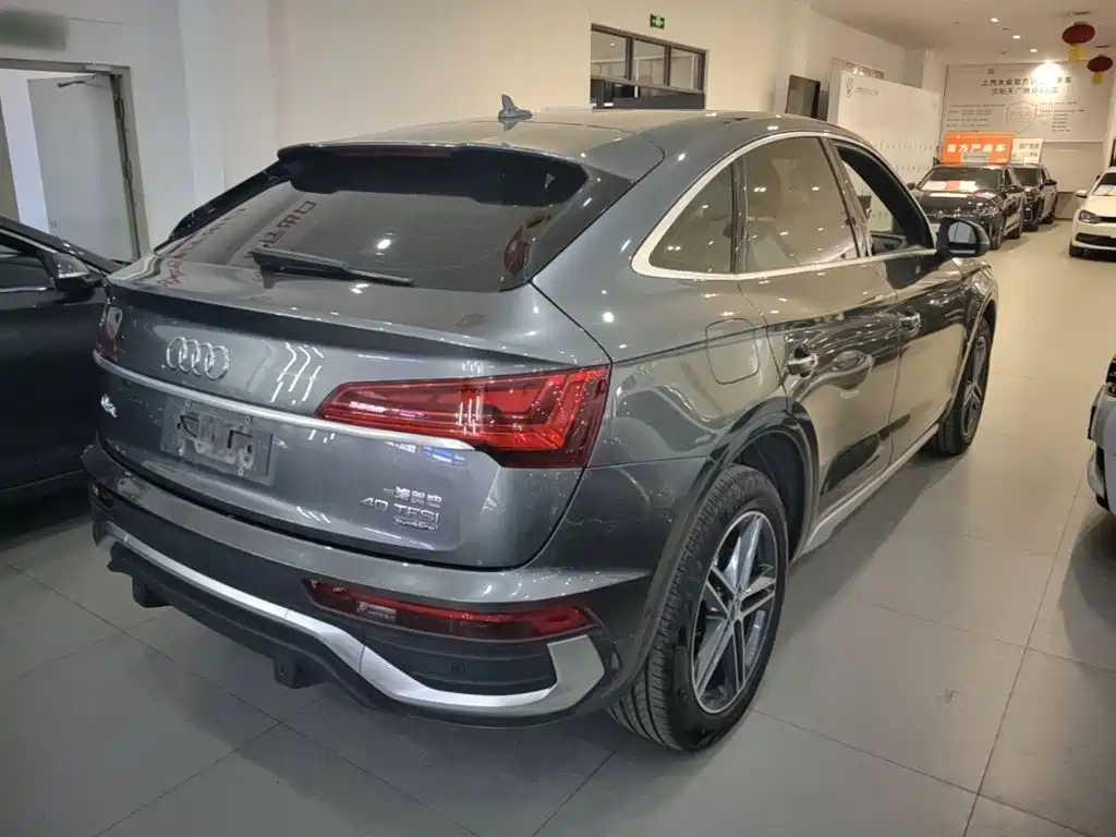 Audi Q5L Sportback — фото 5