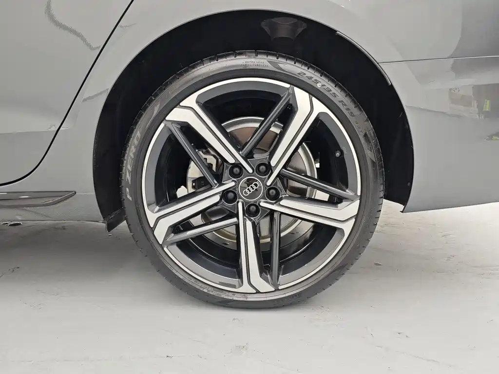 Audi A4L — фото 6