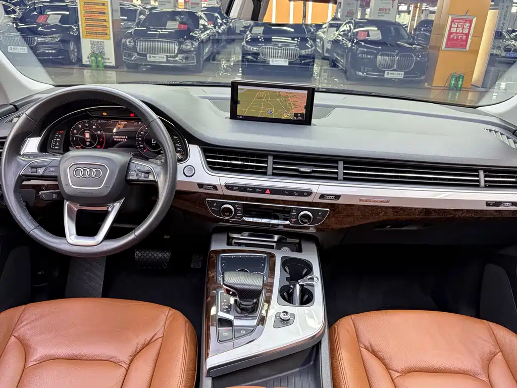 Audi Q7 — фото 5