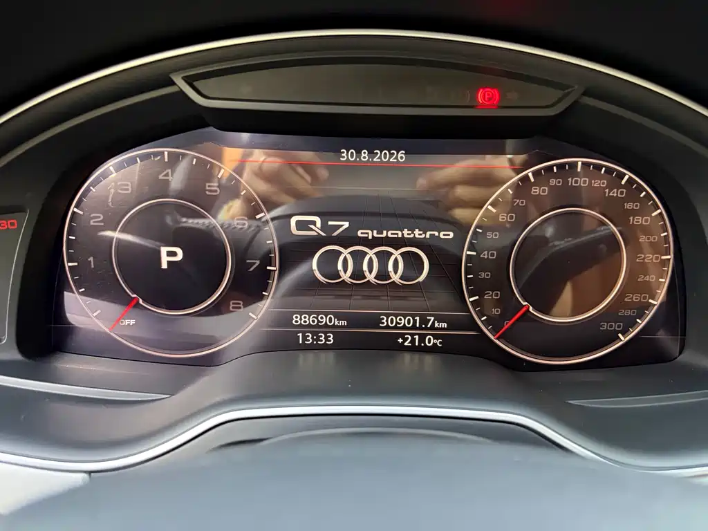Audi Q7 — фото 7