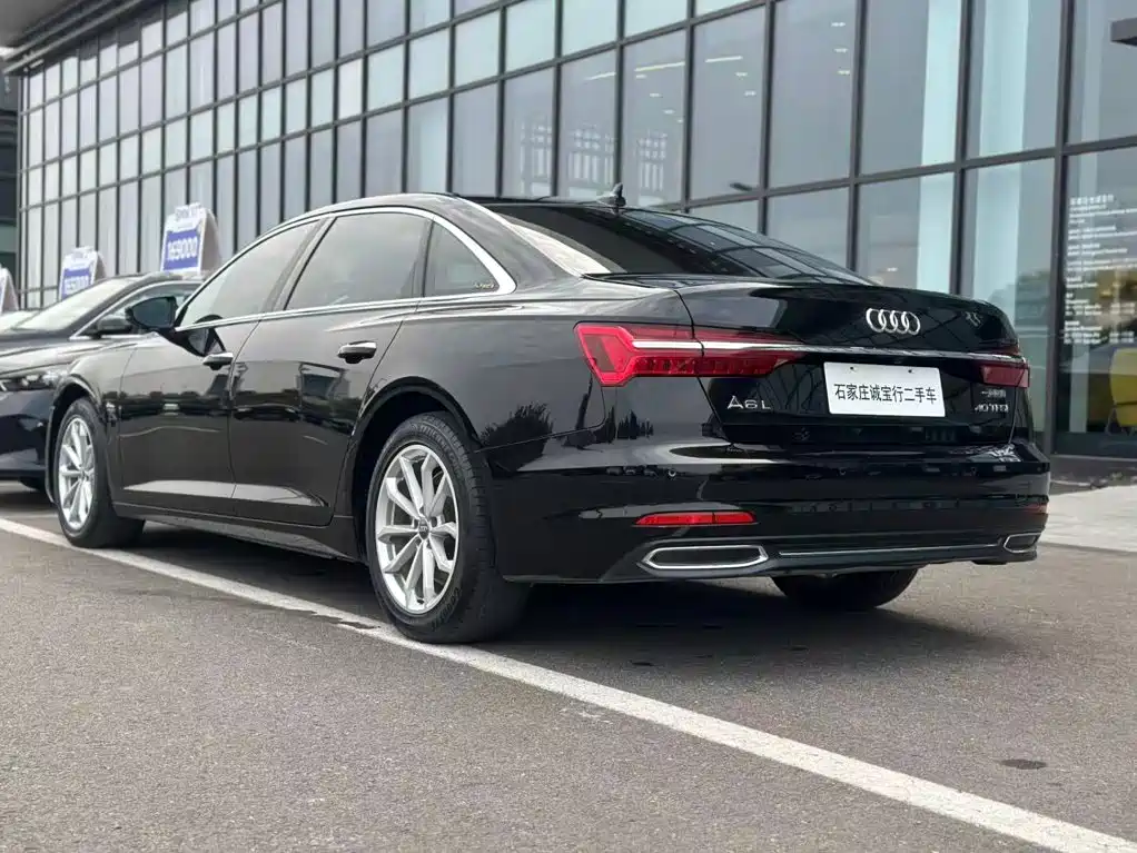 Audi A6L — фото 13