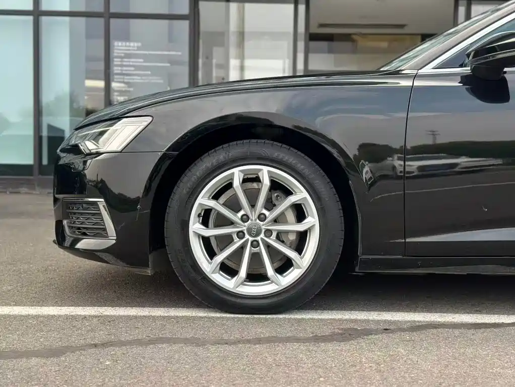 Audi A6L — фото 4