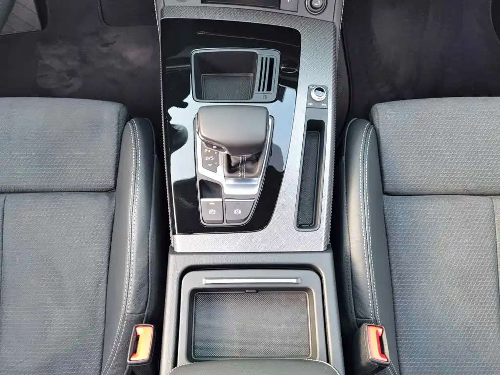 Audi Q5L Sportback — фото 16