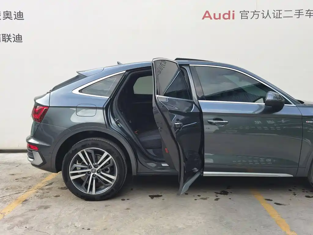Audi Q5L Sportback — фото 23