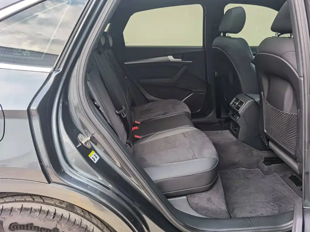 Audi Q5L Sportback — фото 25
