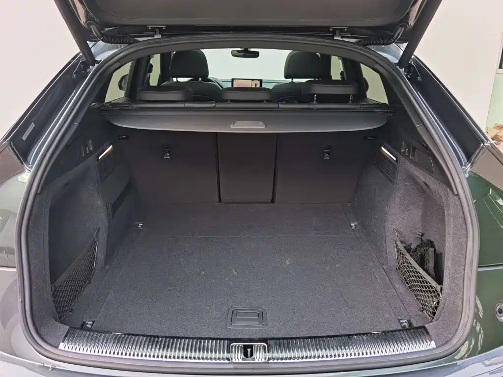 Audi Q5L Sportback — фото 6