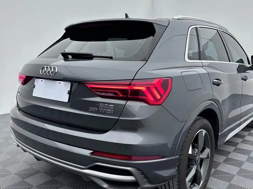 Audi Q3 — фото 8