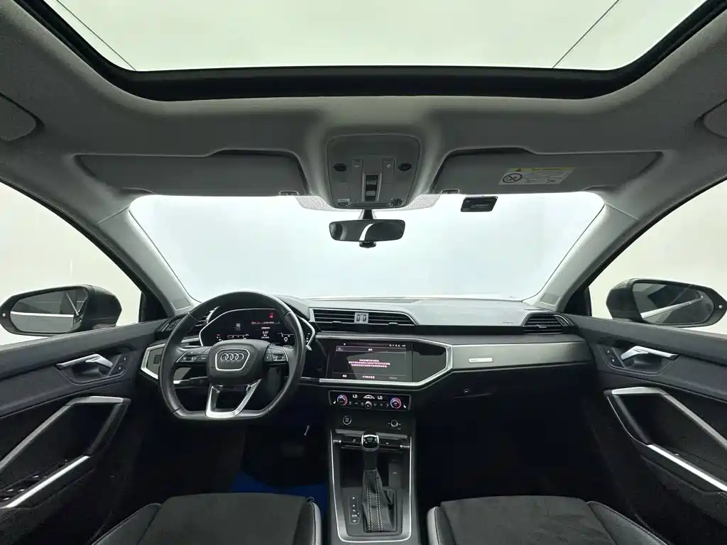 Audi Q3 — фото 10