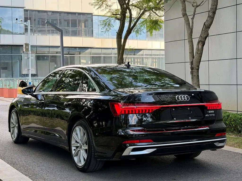 Audi A6L — фото 5