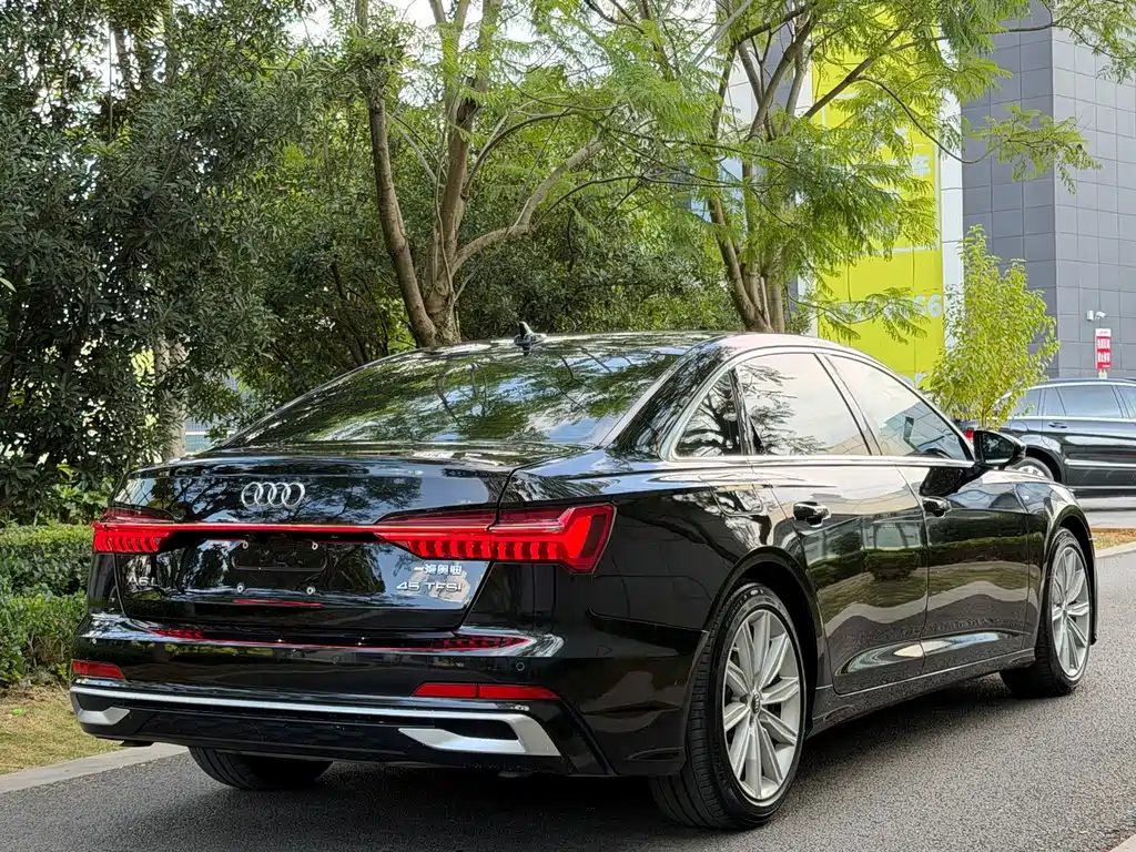Audi A6L — фото 6