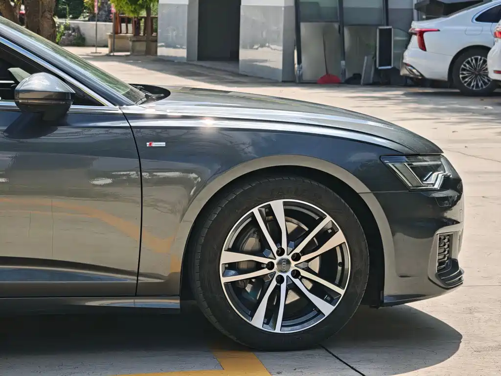 Audi A6L — фото 5