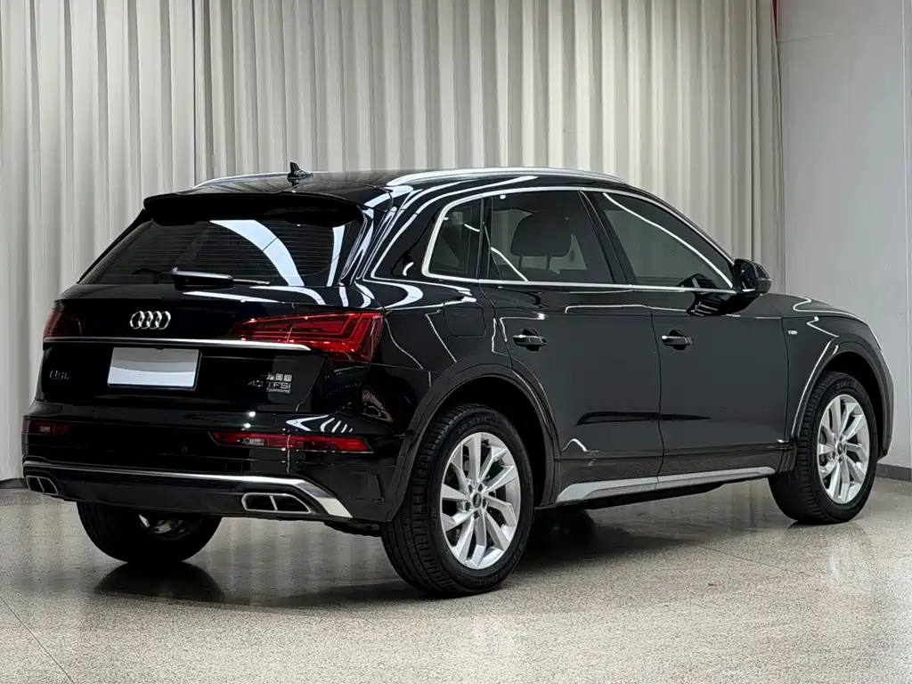 Audi Q5L — фото 4