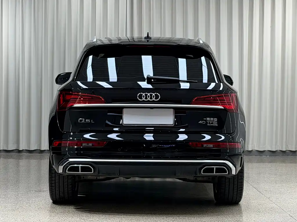 Audi Q5L — фото 6