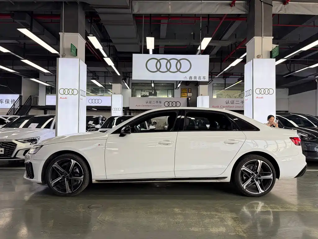 Audi A4L — фото 3