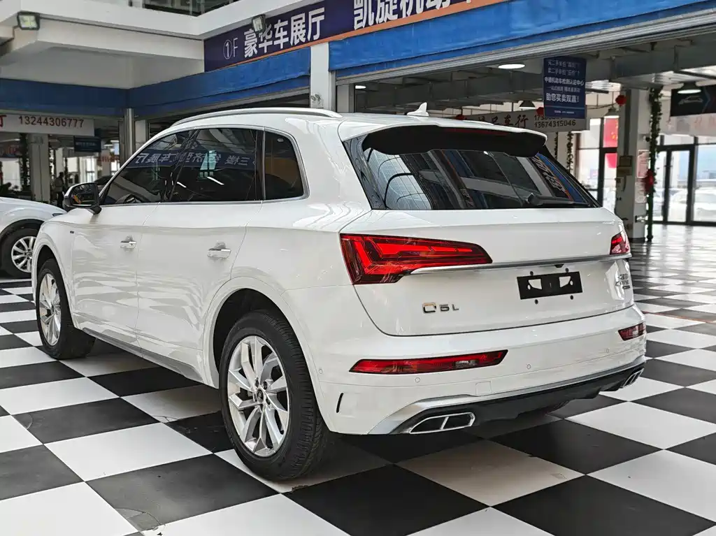 Audi Q5L — фото 4