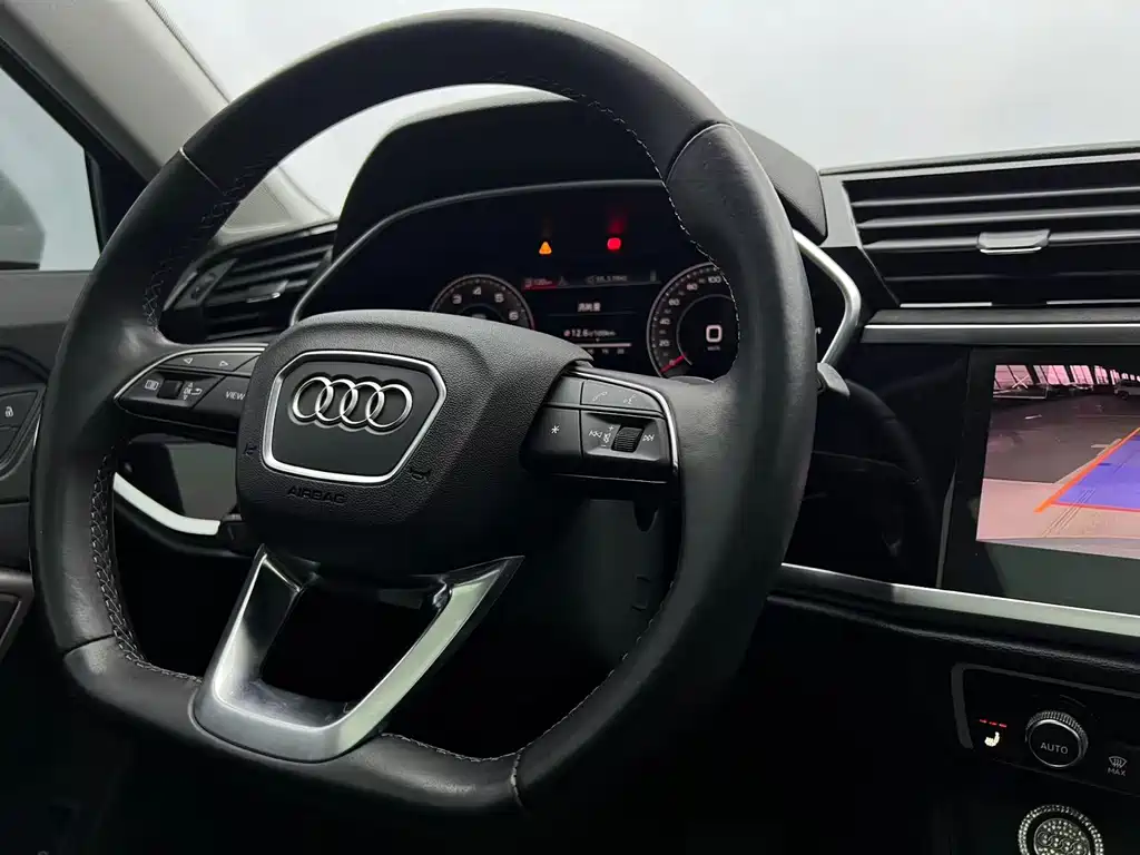 Audi Q3 — фото 9