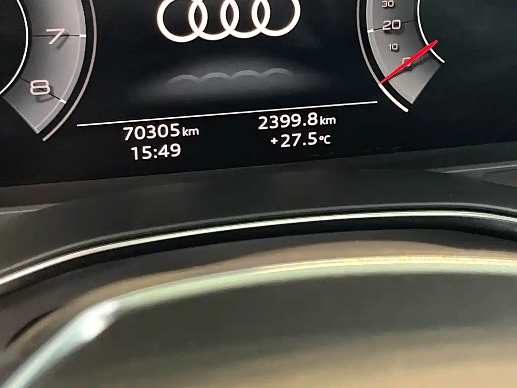 Audi A6L — фото 10