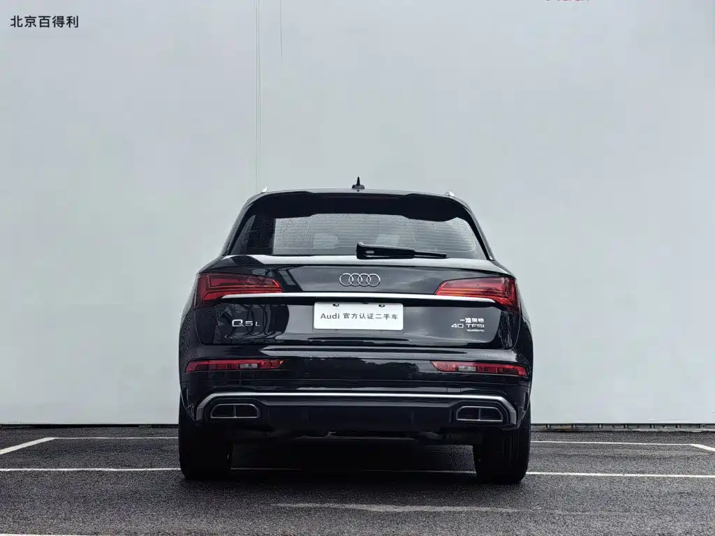 Audi Q5L — фото 14