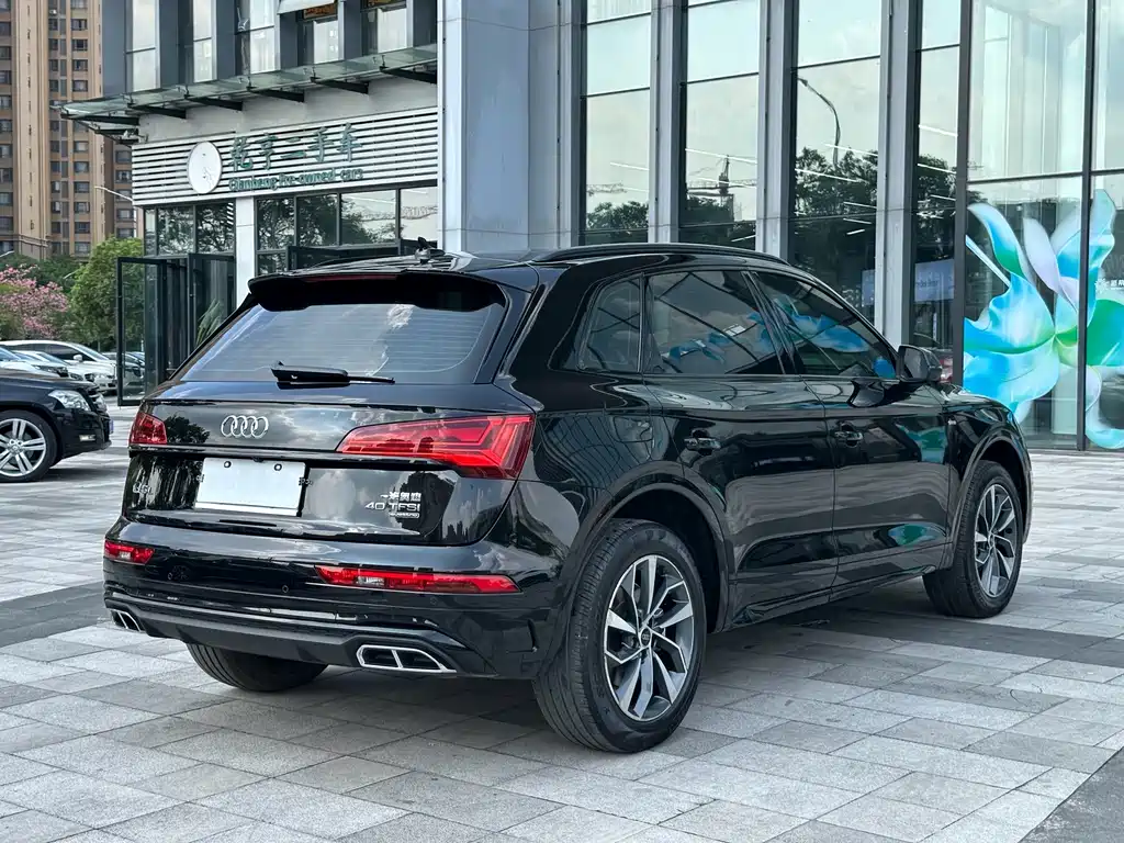 Audi Q5L — фото 7