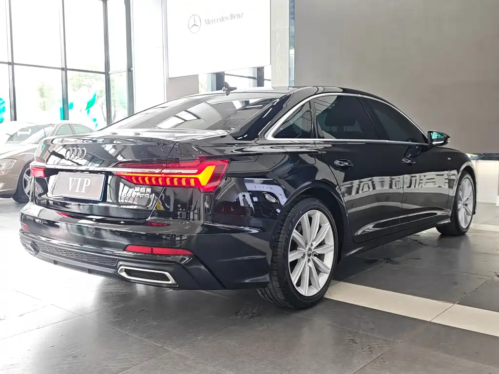Audi A6L — фото 6