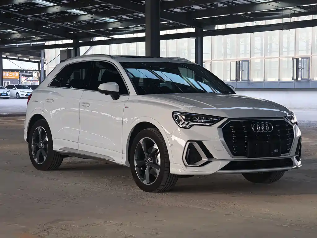 Audi Q3 — фото 3