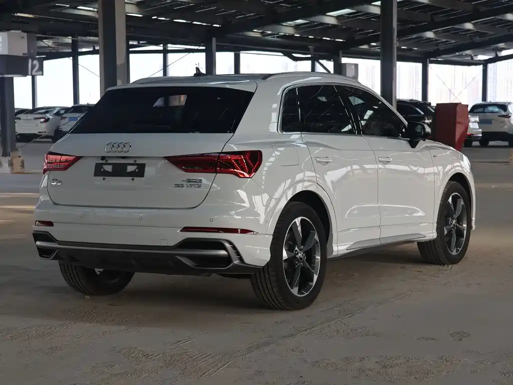 Audi Q3 — фото 5