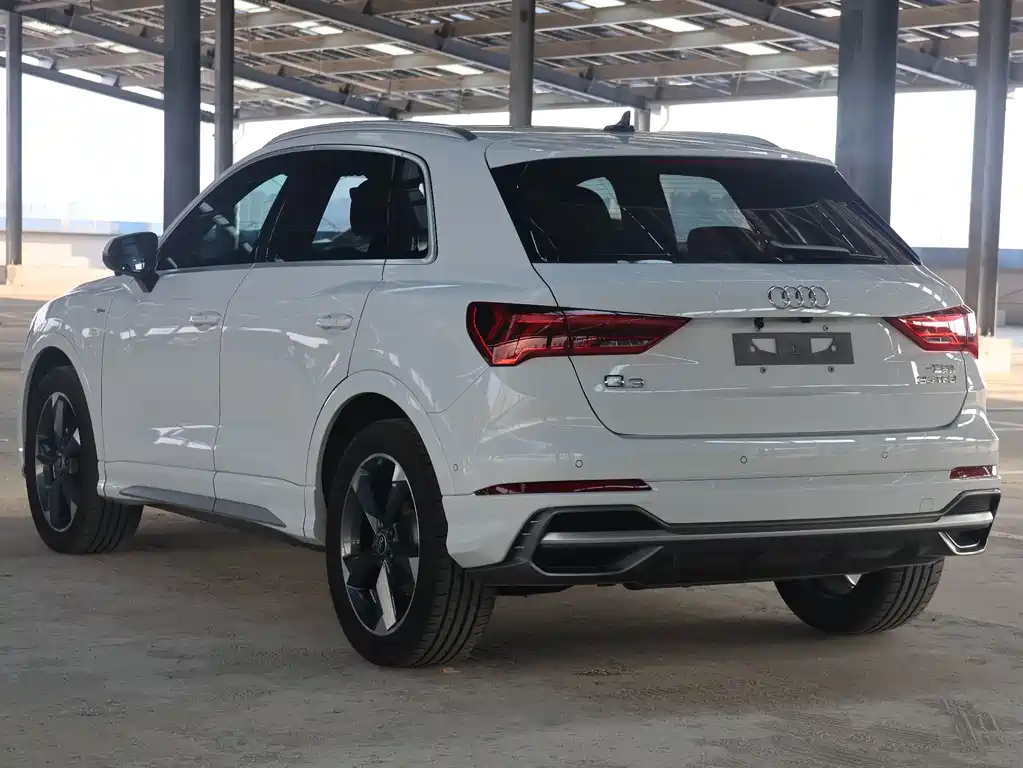 Audi Q3 — фото 7