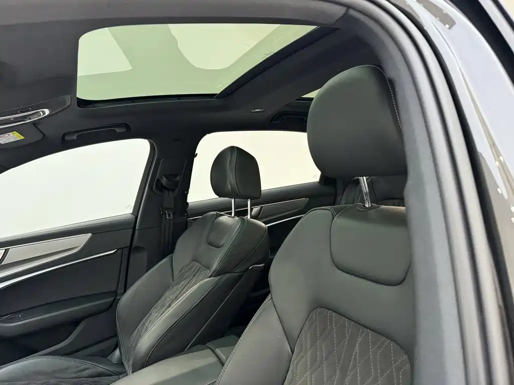 Audi A6L — фото 28