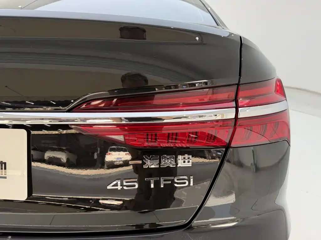 Audi A6L — фото 10