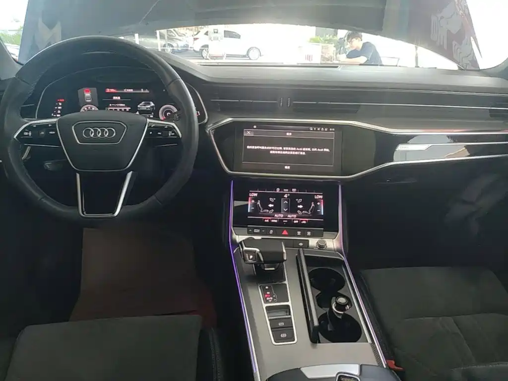 Audi A6L — фото 10