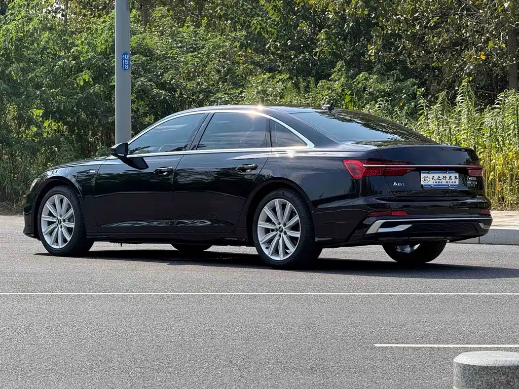 Audi A6L — фото 14