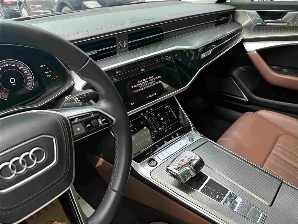 Audi A6L — фото 13