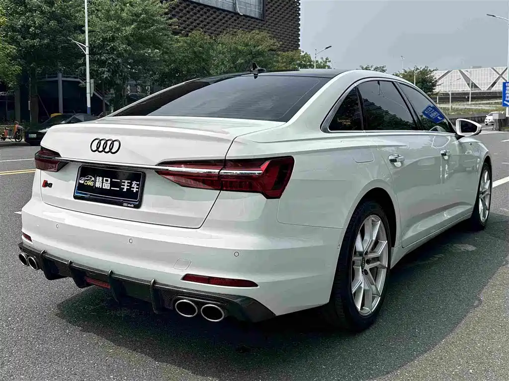 Audi A6L — фото 7