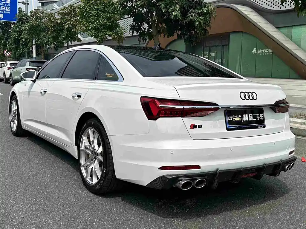 Audi A6L — фото 9