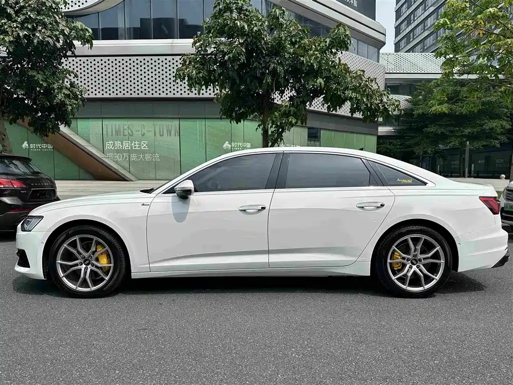 Audi A6L — фото 10