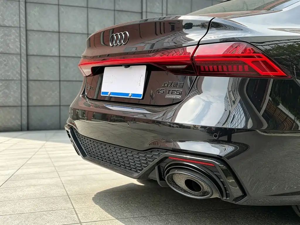 Audi A7L — фото 17