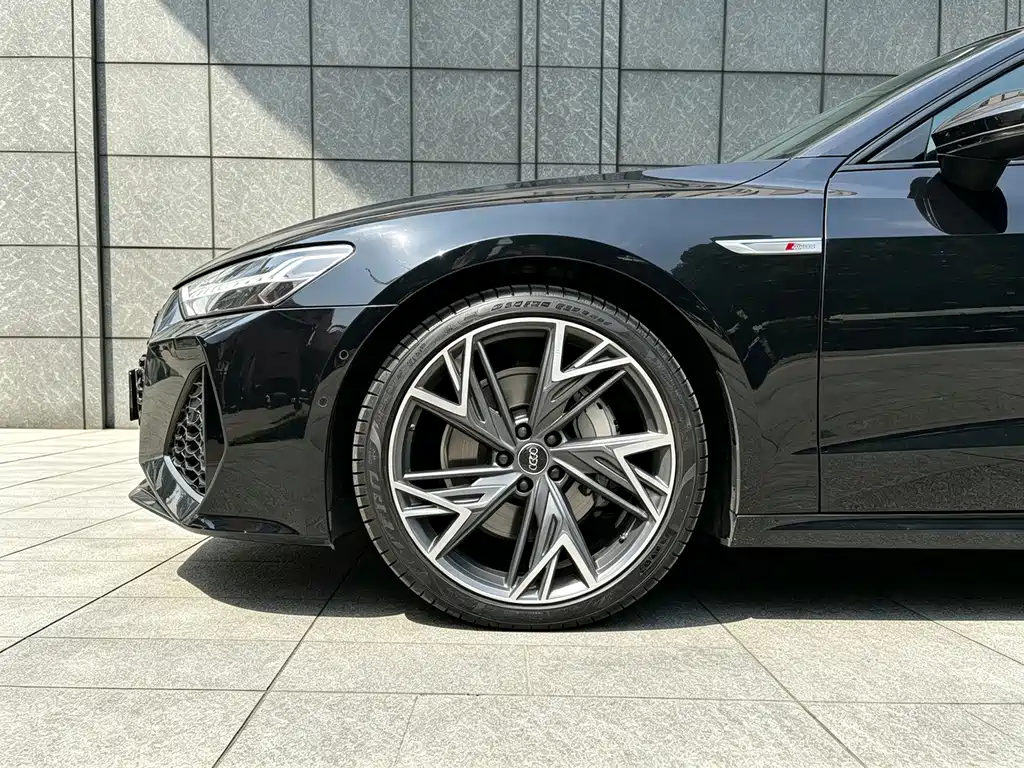 Audi A7L — фото 20