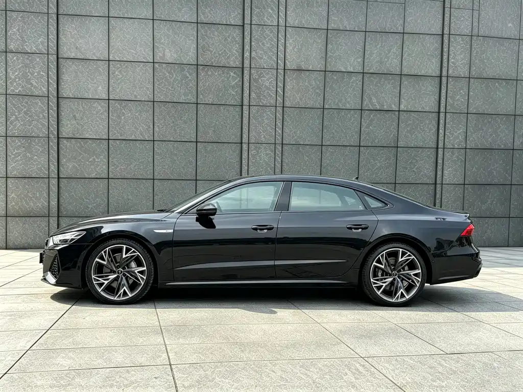 Audi A7L — фото 5